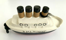 Load image into Gallery viewer, Titanic 1912 Children&#39;s Bath Toys Pack of 2 Gift Set White Star Line
