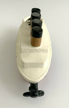 Load image into Gallery viewer, Titanic 1912 Children&#39;s Bath Toys Pack of 2 Gift Set White Star Line
